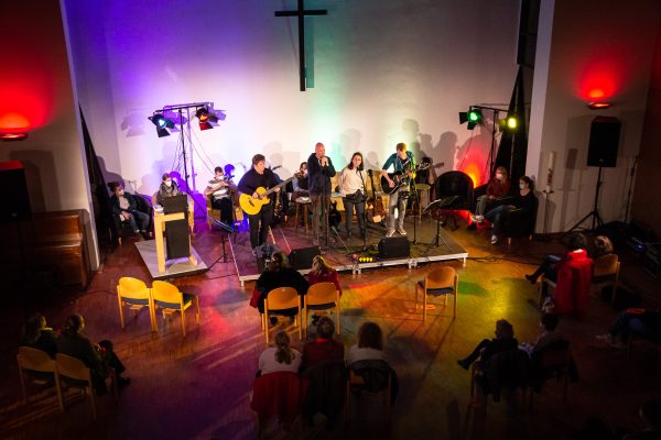 Poetry Slam meets Rockandacht – Foto: Nadine Scherberich